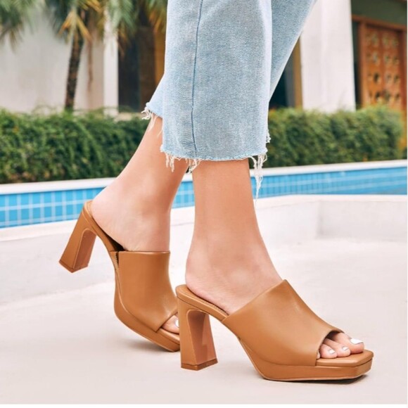 Trish Lucia Tan Square Toe Block Chunky Heels Platform Slip On Mules Size 10 NWT - Picture 7 of 11